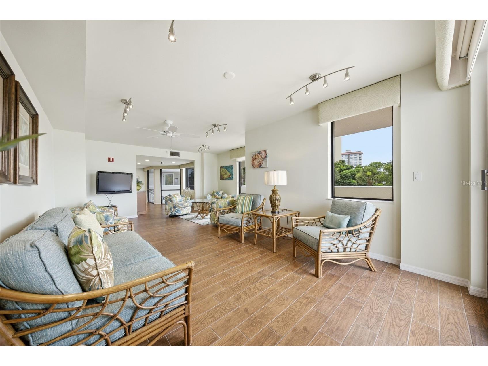 670 Island Way #807 Clearwater Beach FL 33767 TB8514007 image32