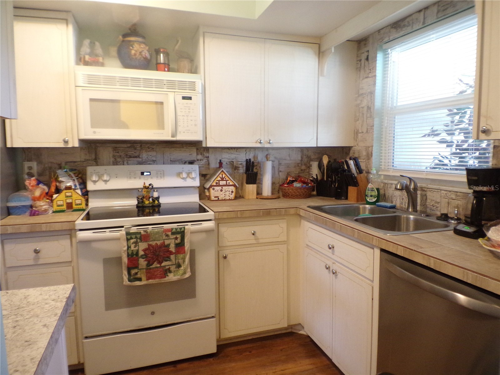 670 Park Circle Bradenton FL 34207 A4692239 image18