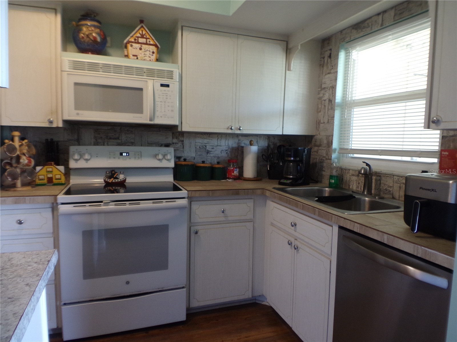 670 Park Circle Bradenton FL 34207 A4692239 image40