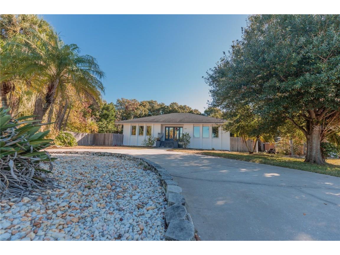 670 Sunset Drive S Saint Petersburg FL 33707 U8148233 image1