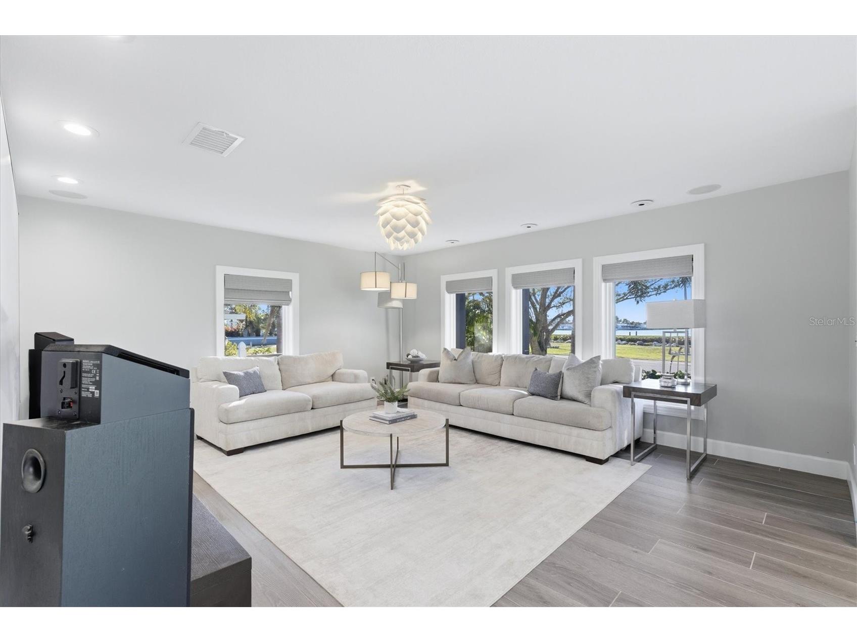 670 Sunset Drive S Saint Petersburg FL 33707 TB8474732 image11