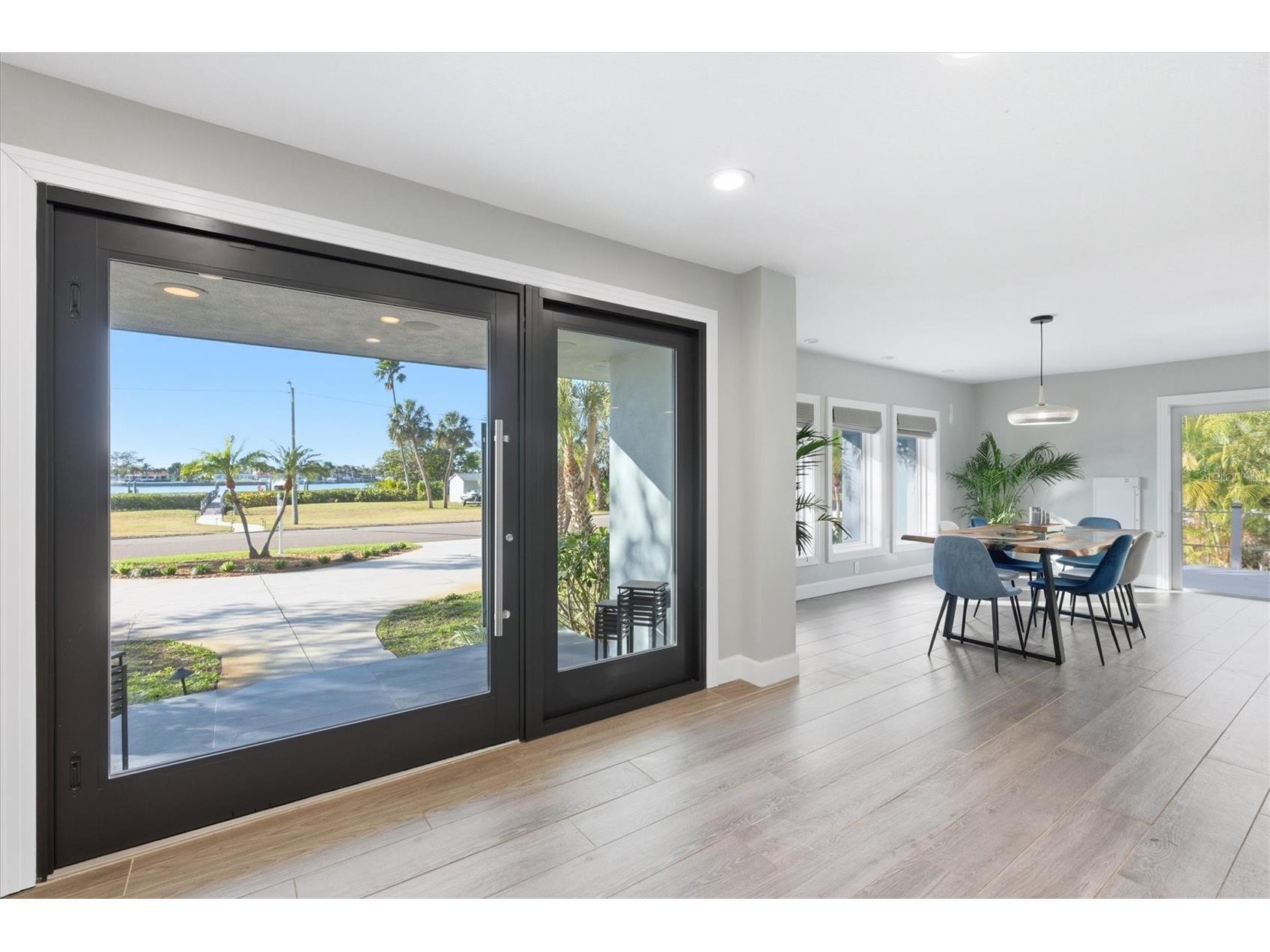 670 Sunset Drive S Saint Petersburg FL 33707 TB8474732 image12