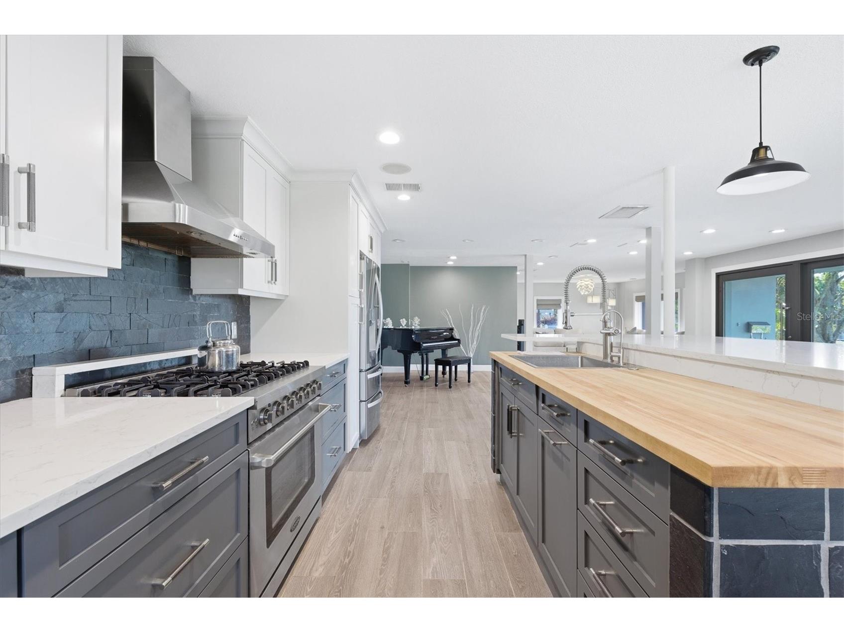670 Sunset Drive S Saint Petersburg FL 33707 TB8474732 image18