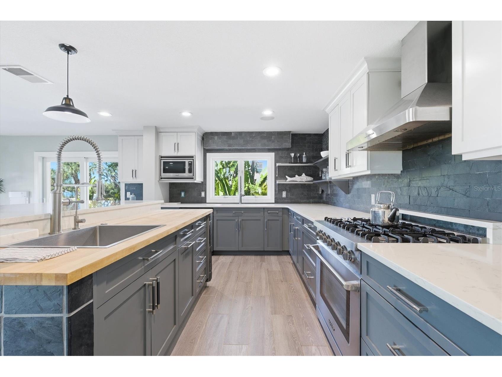 670 Sunset Drive S Saint Petersburg FL 33707 TB8474732 image20