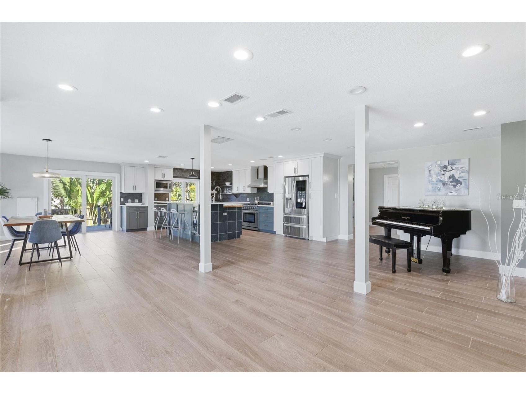 670 Sunset Drive S Saint Petersburg FL 33707 TB8474732 image21