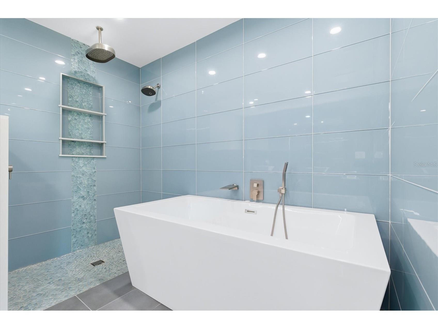 670 Sunset Drive S Saint Petersburg FL 33707 TB8474732 image30