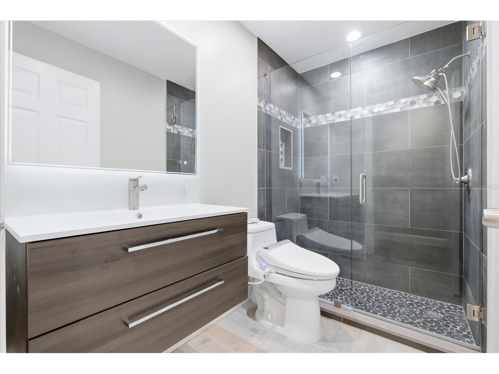 670 Sunset Drive S Saint Petersburg FL 33707 TB8474732 image34