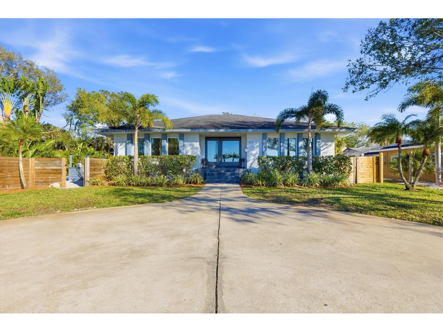 670 Sunset Drive S Saint Petersburg FL 33707 TB8474732 image4