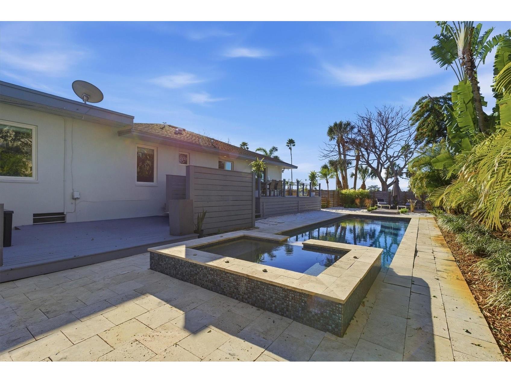 670 Sunset Drive S Saint Petersburg FL 33707 TB8474732 image40
