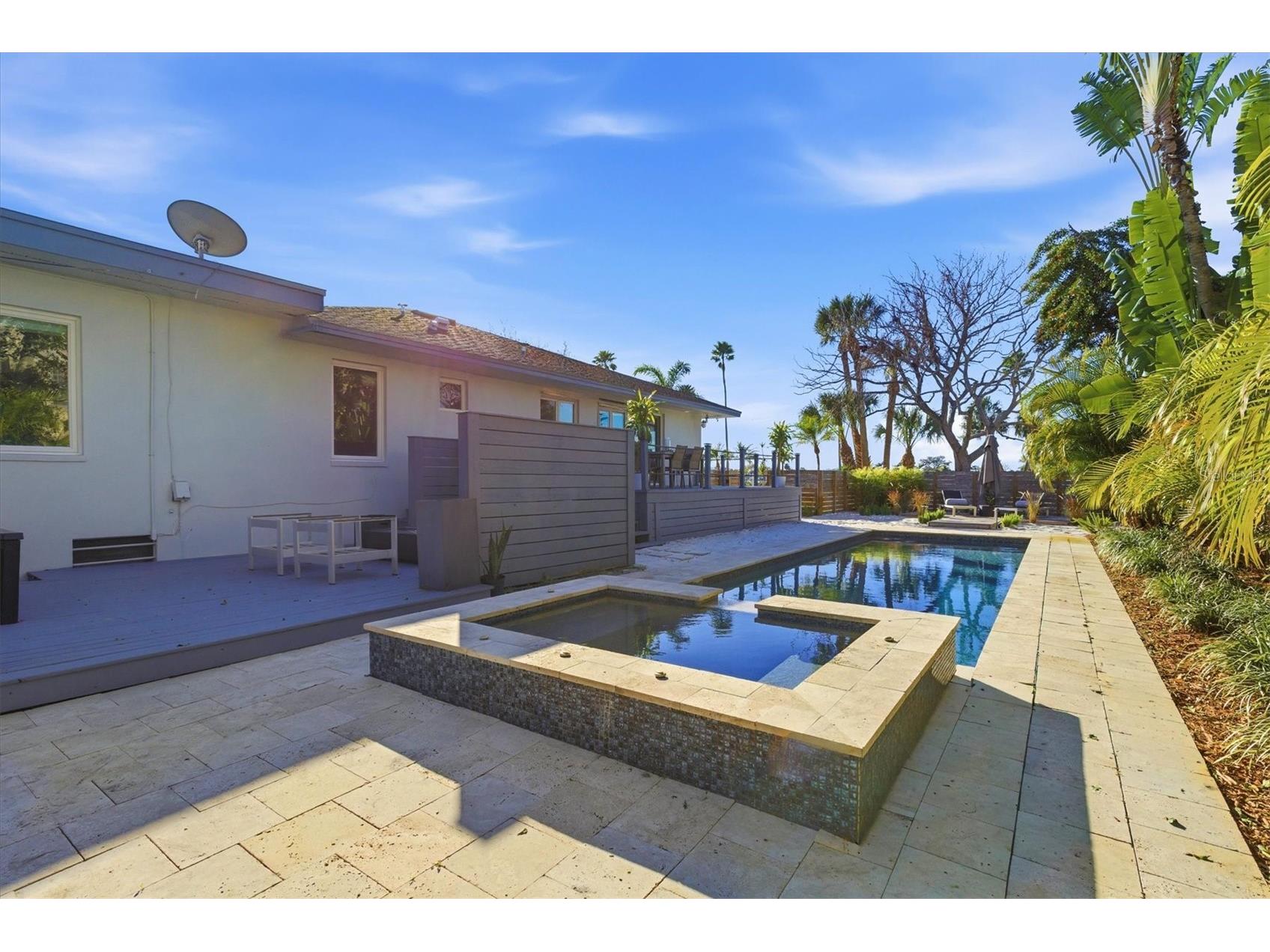 670 Sunset Drive S Saint Petersburg FL 33707 TB8474732 image44