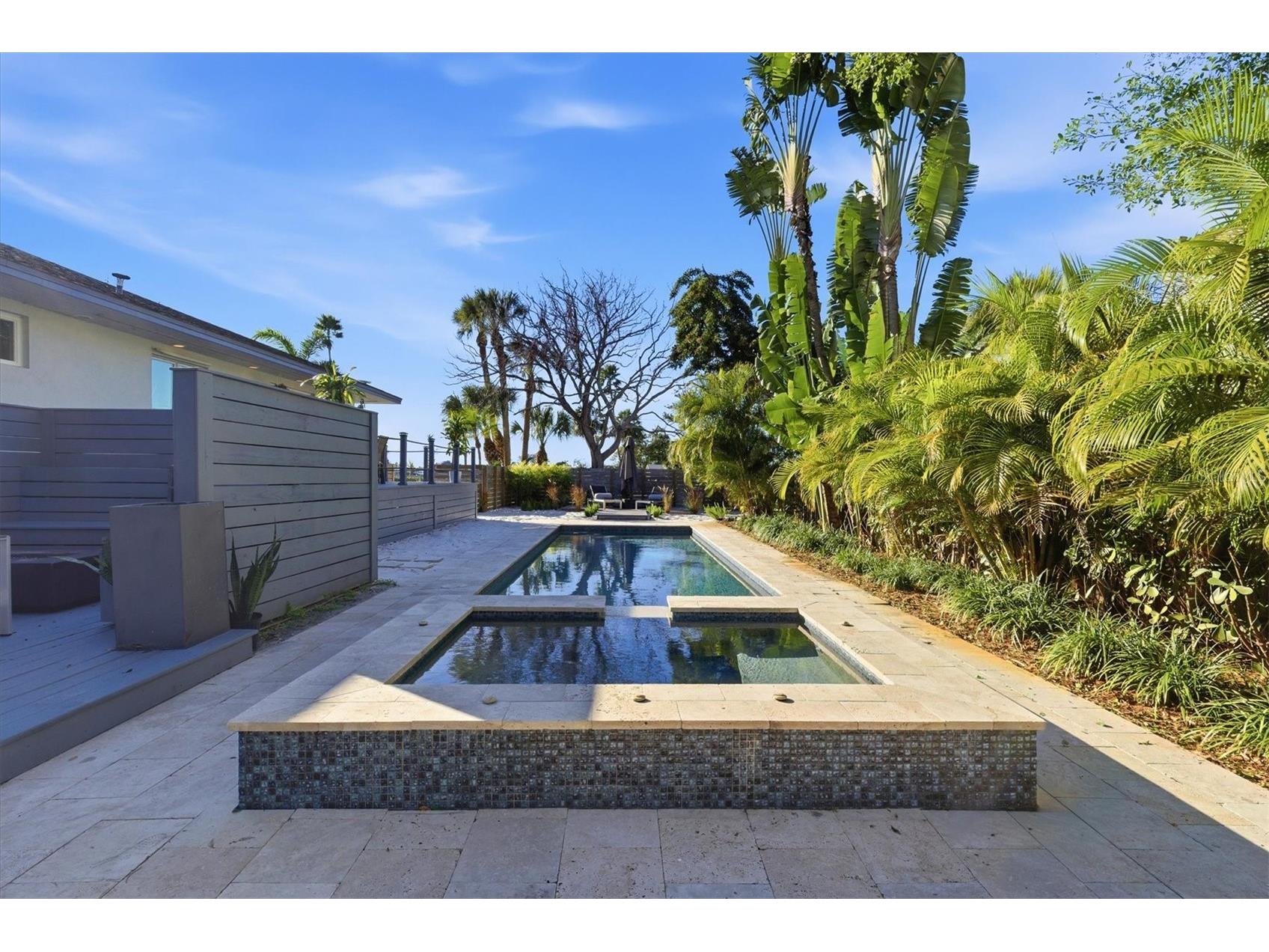 670 Sunset Drive S Saint Petersburg FL 33707 TB8474732 image45
