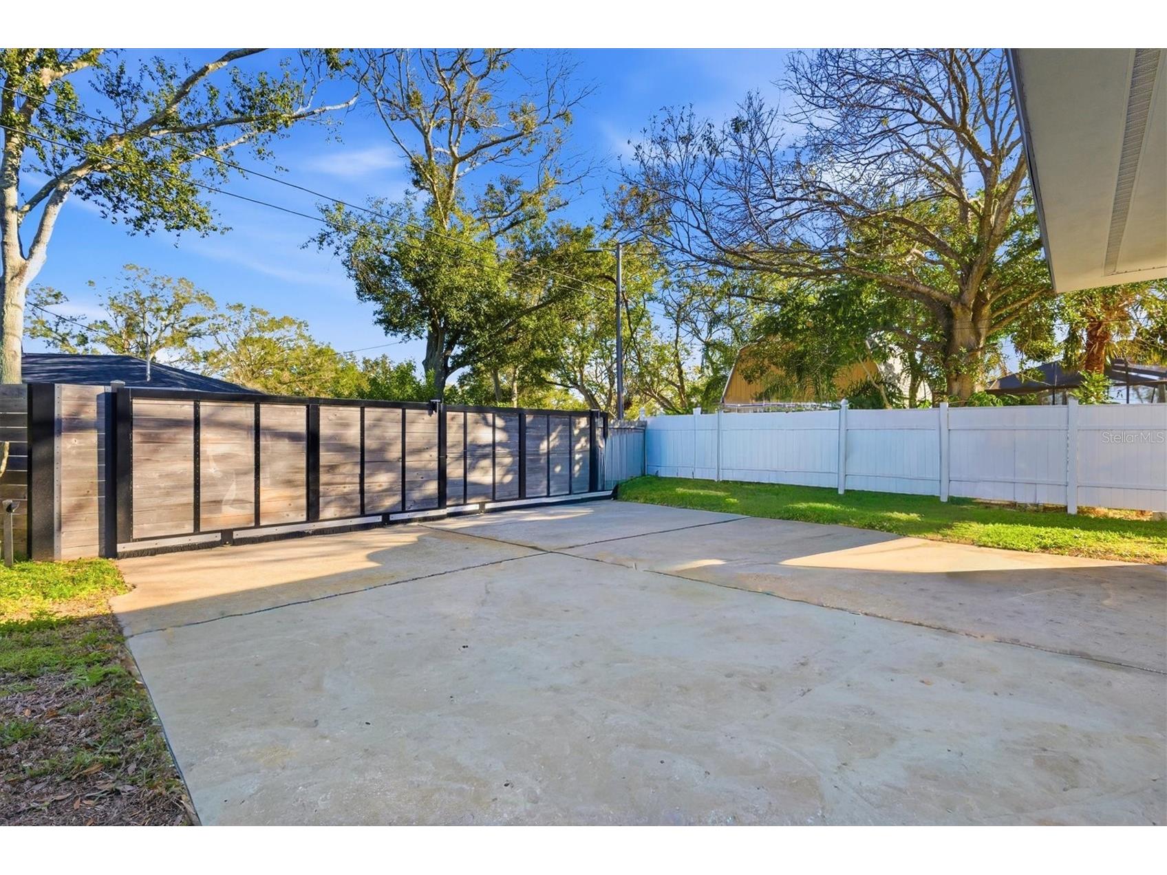 670 Sunset Drive S Saint Petersburg FL 33707 TB8474732 image50