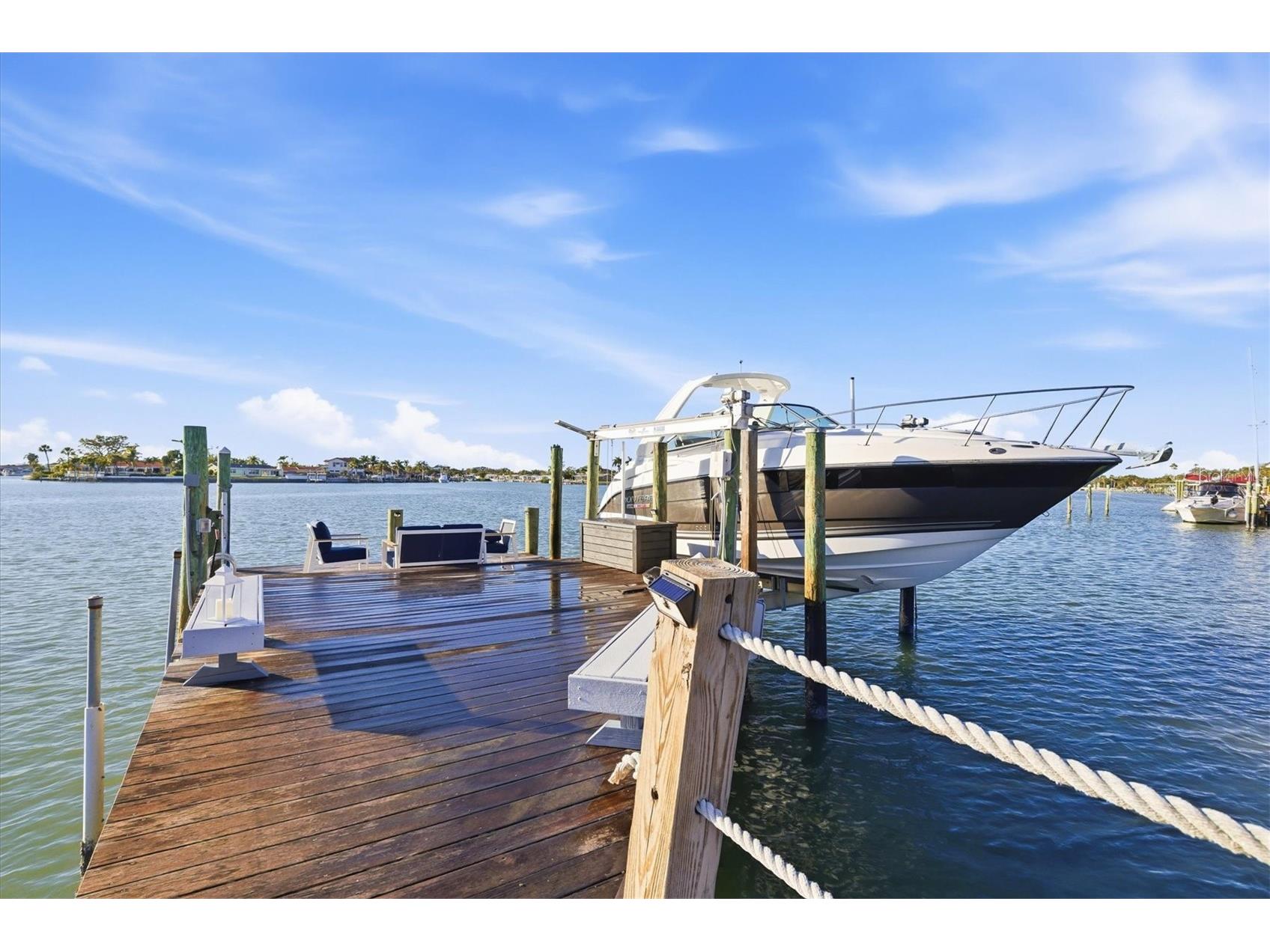 670 Sunset Drive S Saint Petersburg FL 33707 TB8474732 image55