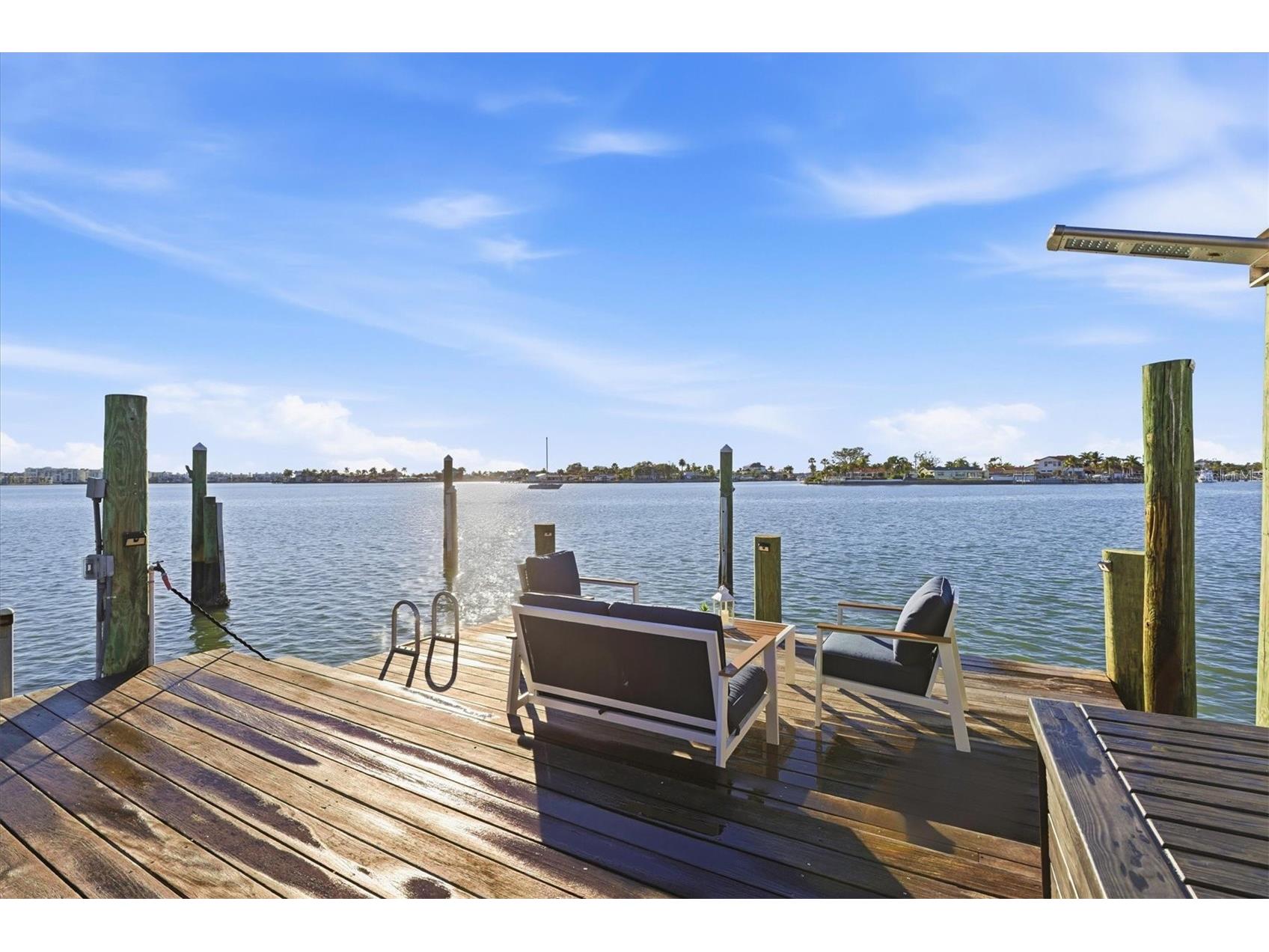 670 Sunset Drive S Saint Petersburg FL 33707 TB8474732 image56