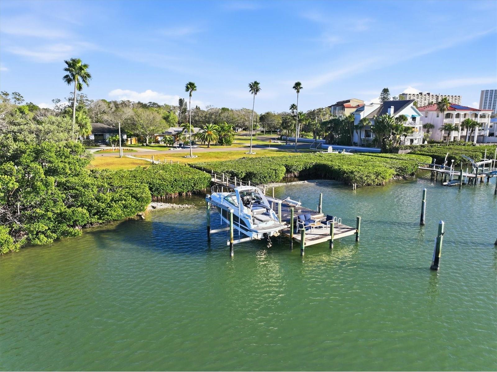 670 Sunset Drive S Saint Petersburg FL 33707 TB8474732 image63