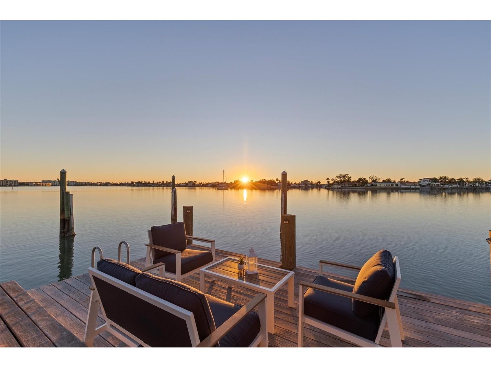 670 Sunset Drive S Saint Petersburg FL 33707 TB8474732 image66