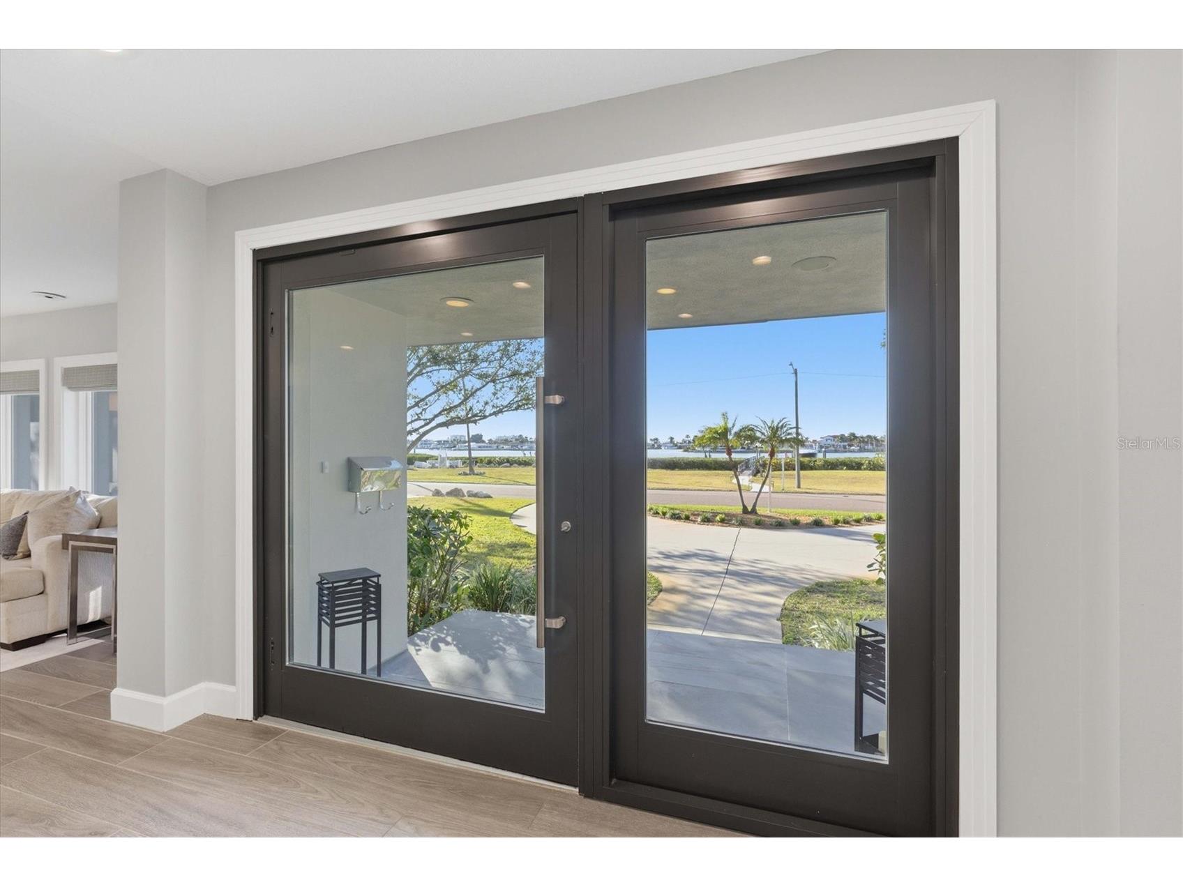 670 Sunset Drive S Saint Petersburg FL 33707 TB8474732 image7