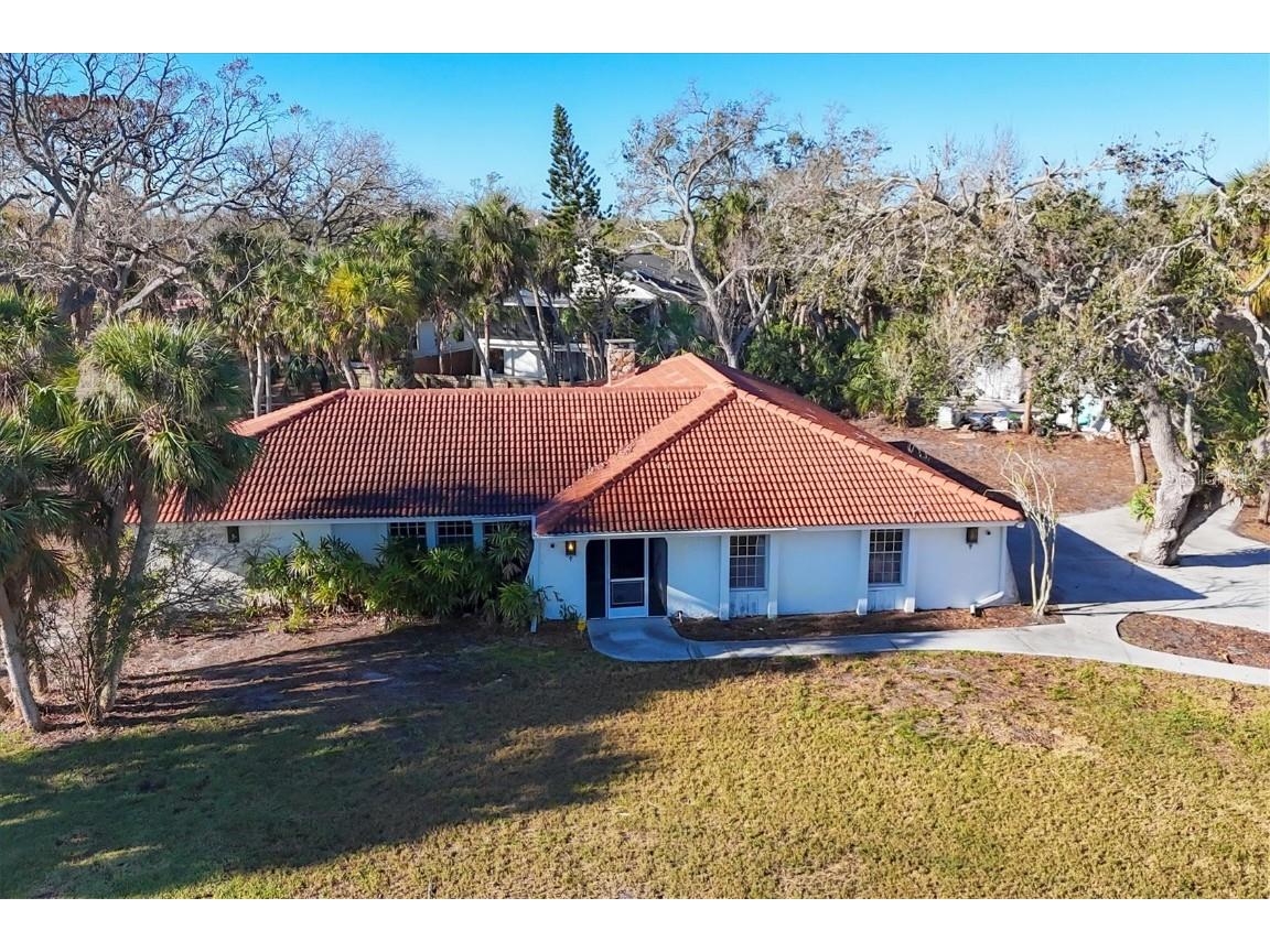 670 Venice Lane Sarasota FL 34242 A4645961 image1