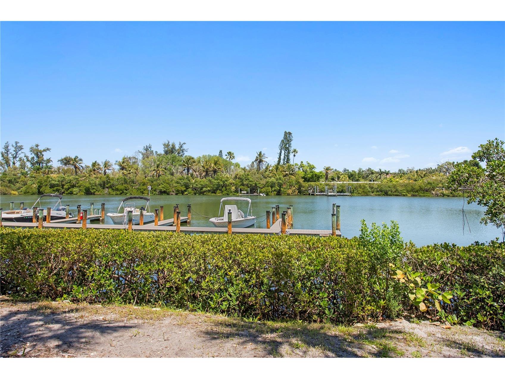 6700 Gulf Of Mexico Drive #117 Longboat Key FL 34228 - BISHOP'S BAYOU A4687787 image17