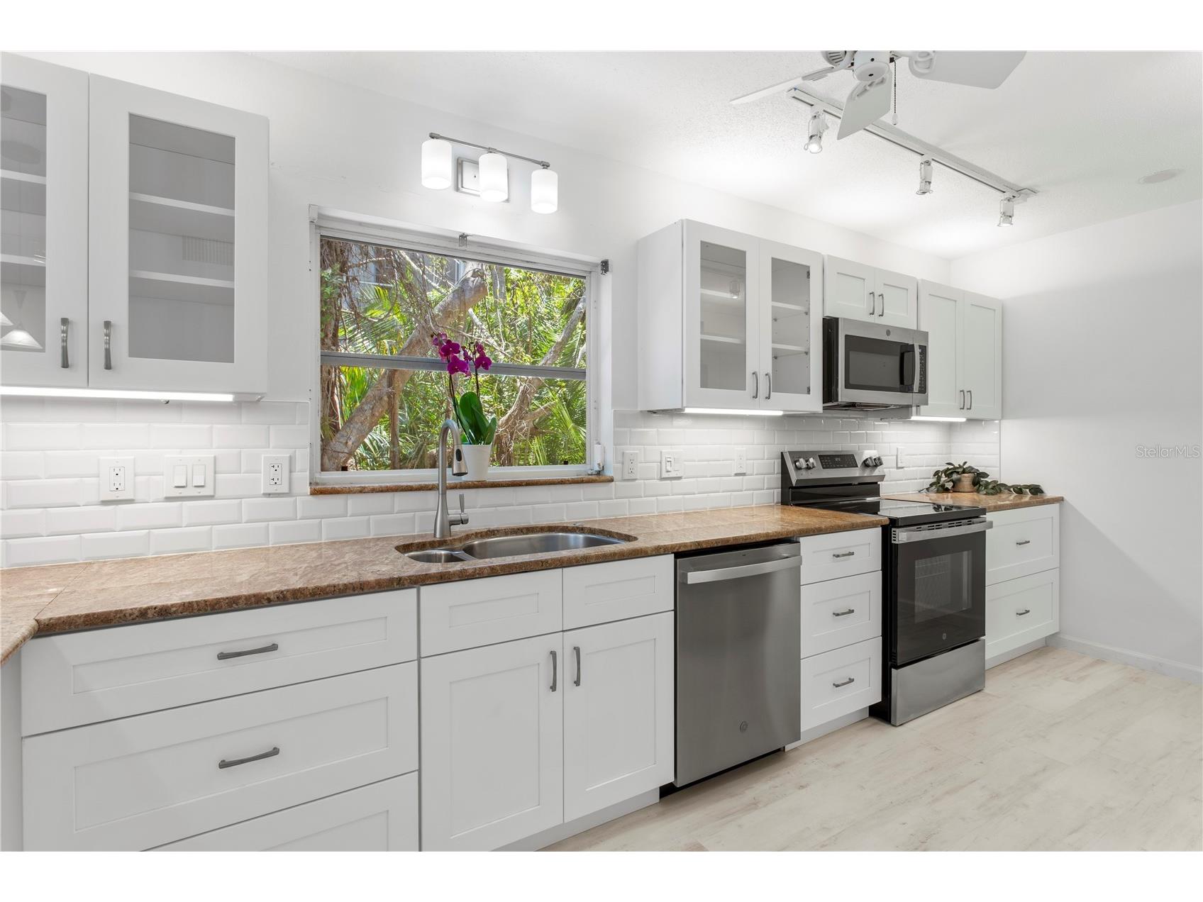 6700 Gulf Of Mexico Drive #117 Longboat Key FL 34228 - BISHOP'S BAYOU A4687787 image23