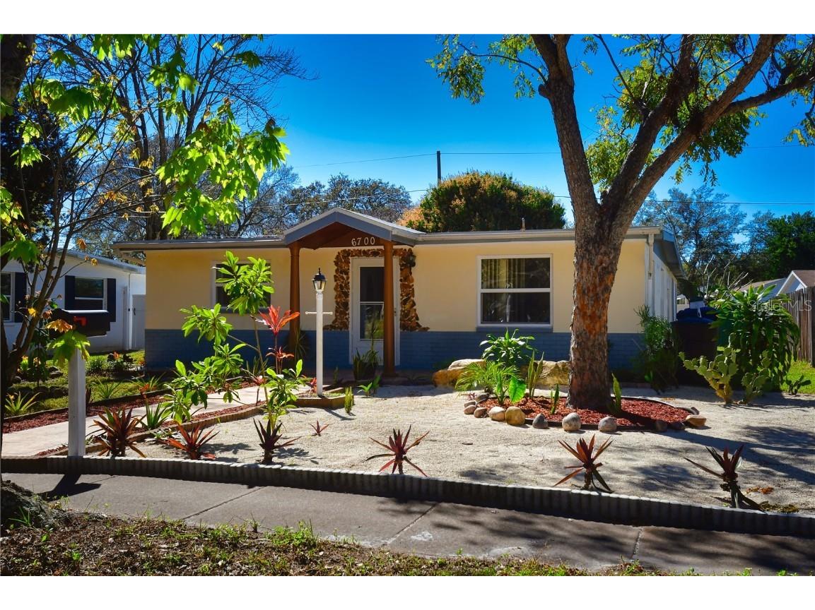 6700 Livingston Avenue N Saint Petersburg FL 33702 U8190717 image1