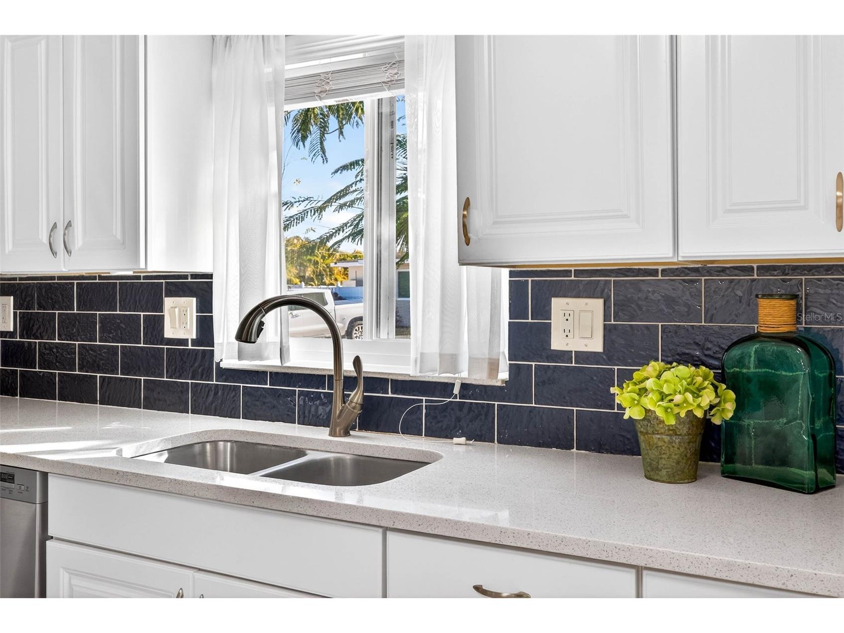 6701 Burlington Avenue N Saint Petersburg FL 33710 TB8467047 image16