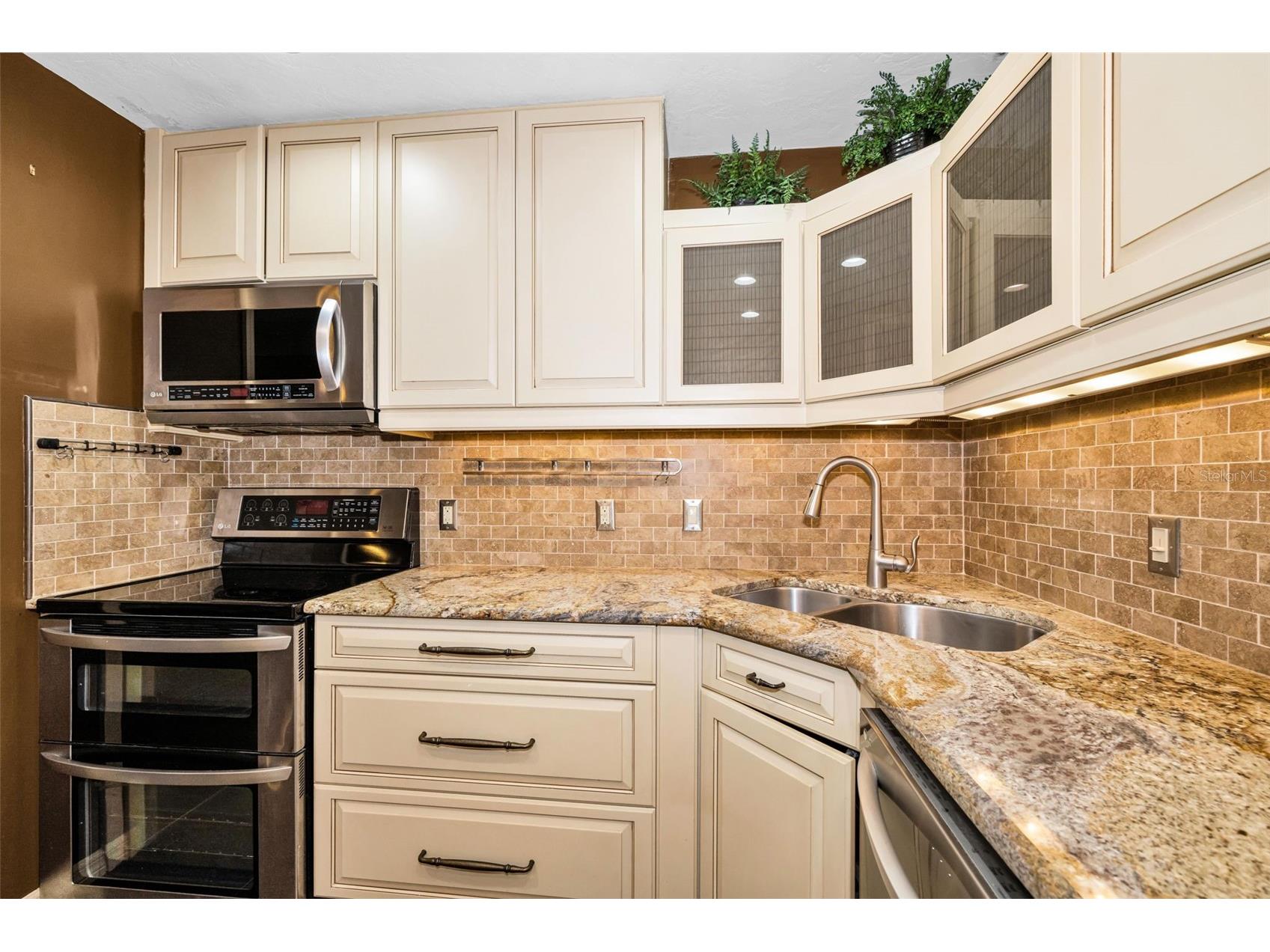 6701 Orchard Drive N Saint Petersburg FL 33702 TB8521483 image10