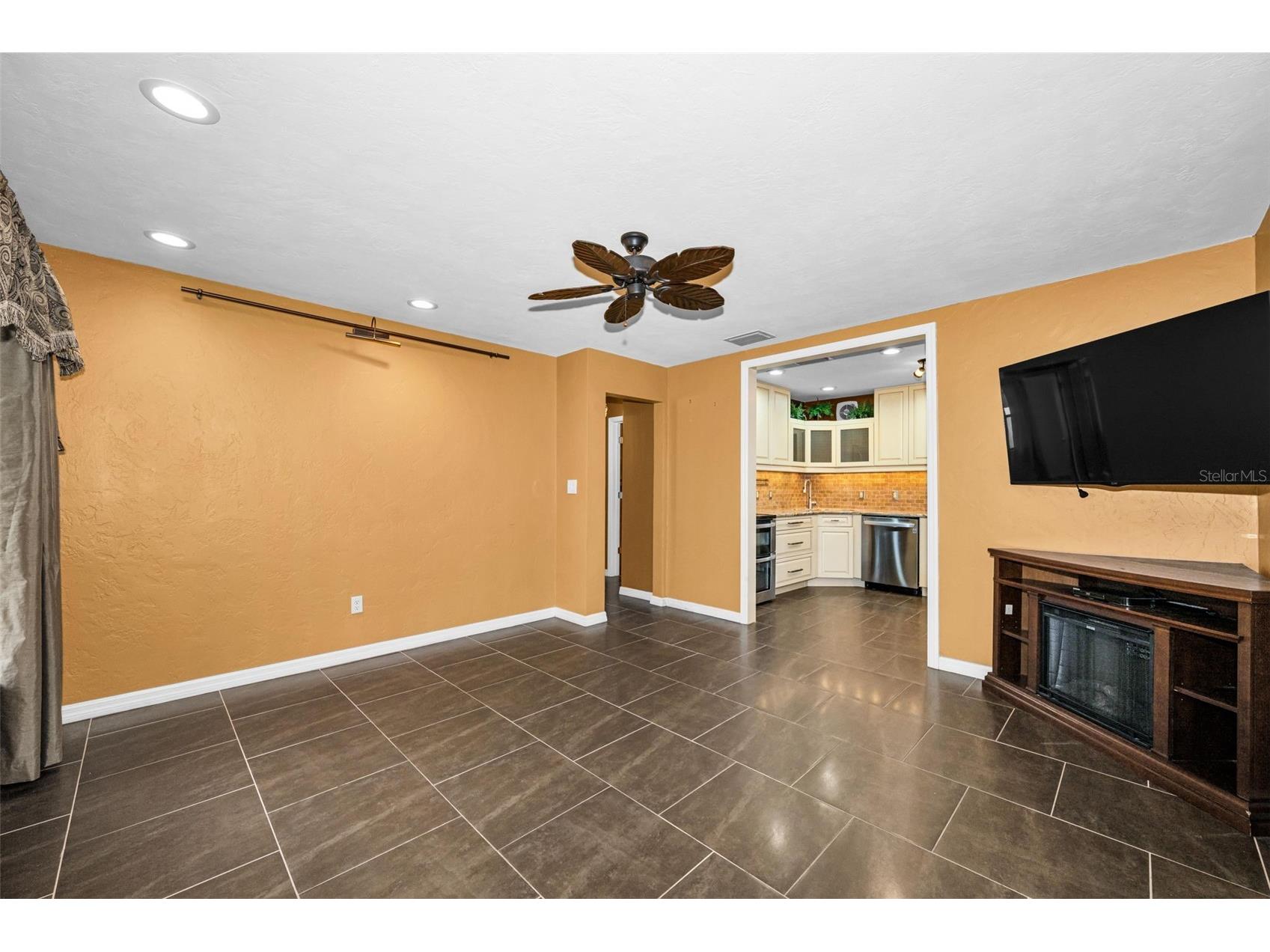 6701 Orchard Drive N Saint Petersburg FL 33702 TB8521483 image13