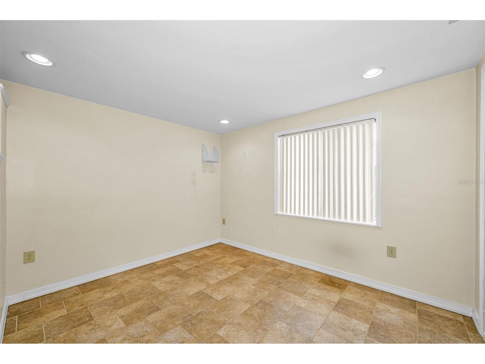 6701 Orchard Drive N Saint Petersburg FL 33702 TB8521483 image26