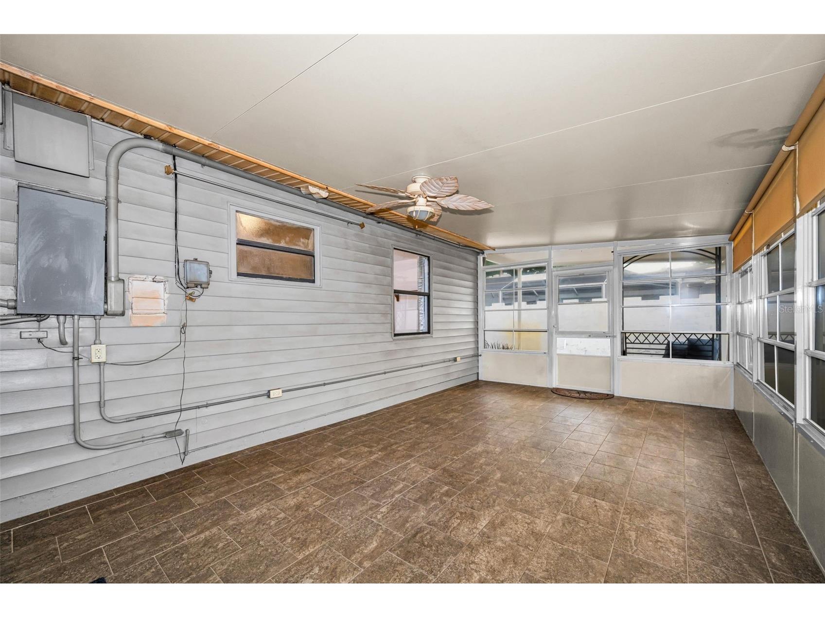 6701 Orchard Drive N Saint Petersburg FL 33702 TB8521483 image33