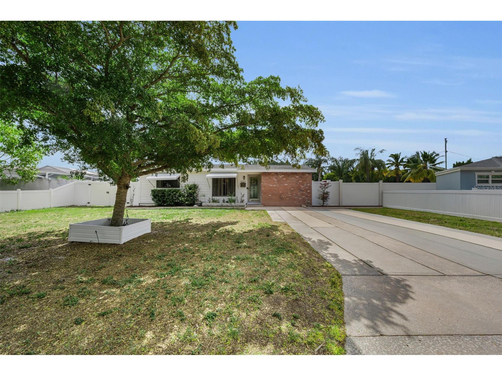 6701 Orchard Drive N Saint Petersburg FL 33702 TB8521483 image42