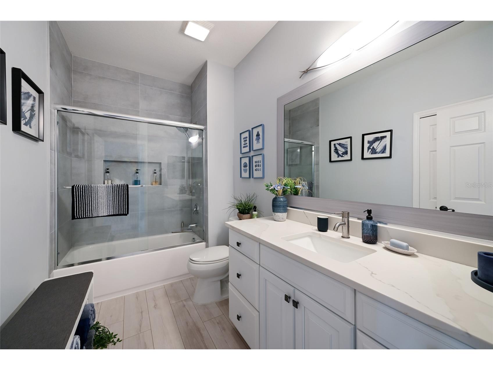 6702 41st Street Circle E Sarasota FL 34243 A4689972 image26