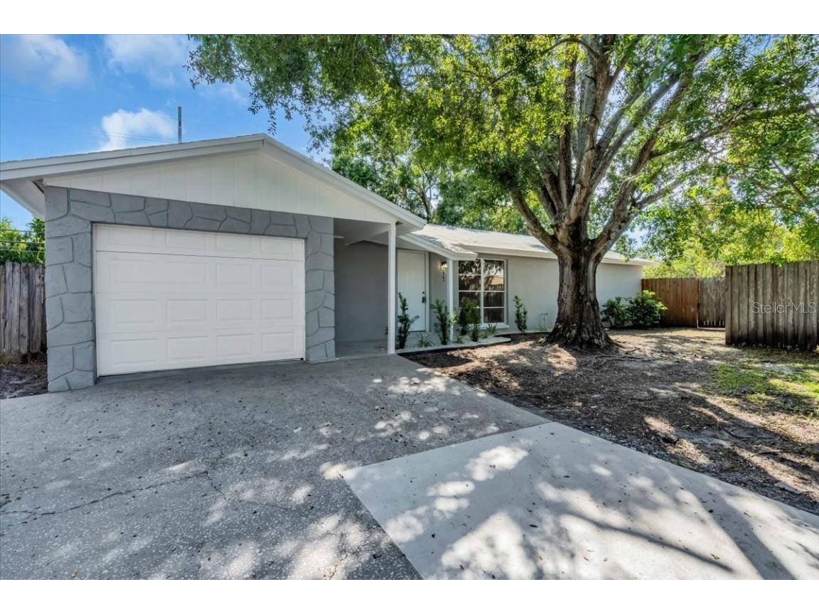 6702 Glen Forest Court Tampa FL 33615 TB8418769 image1