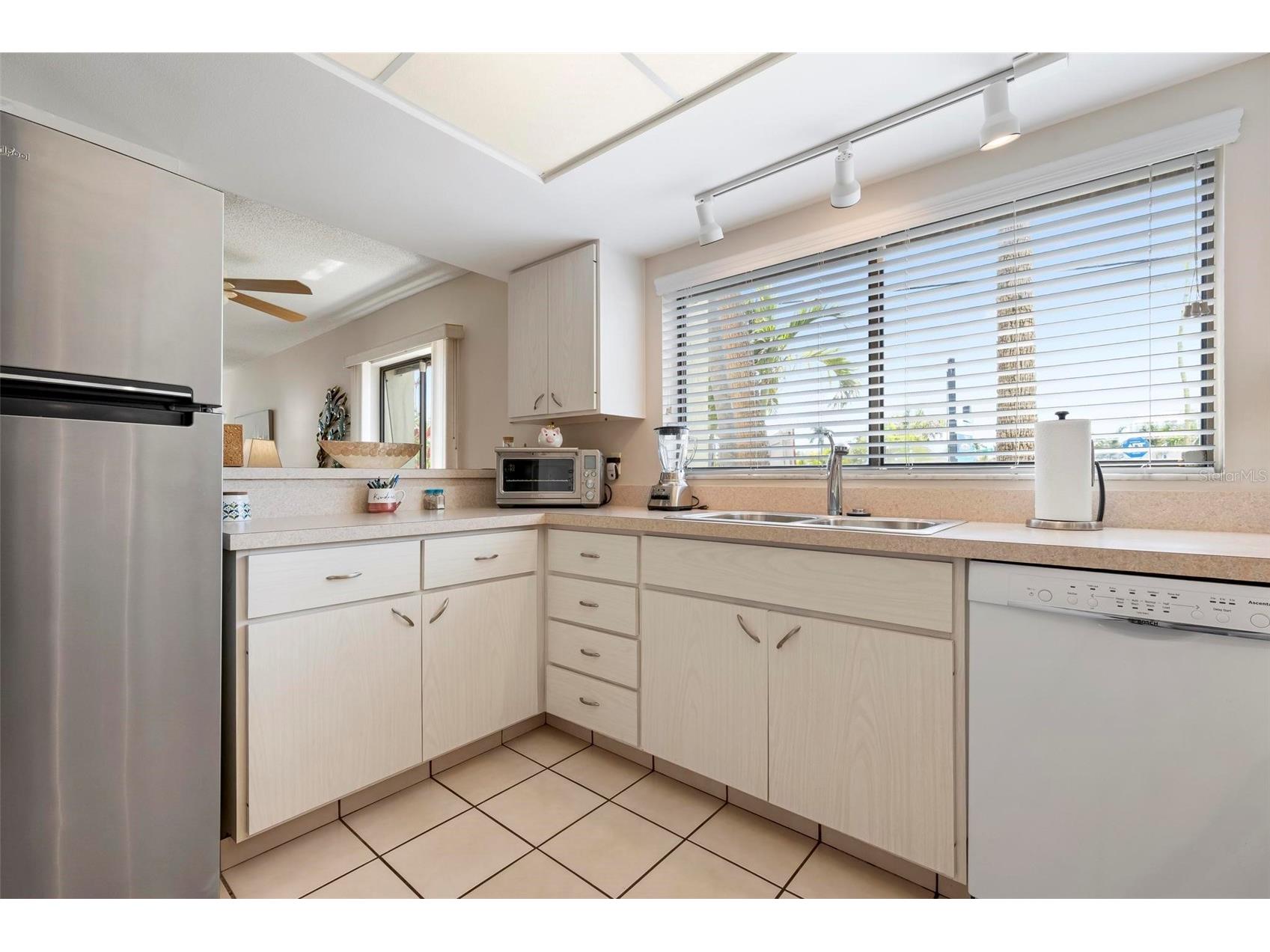 6703 Midnight Pass Road #101 Sarasota FL 34242 A4693235 image13