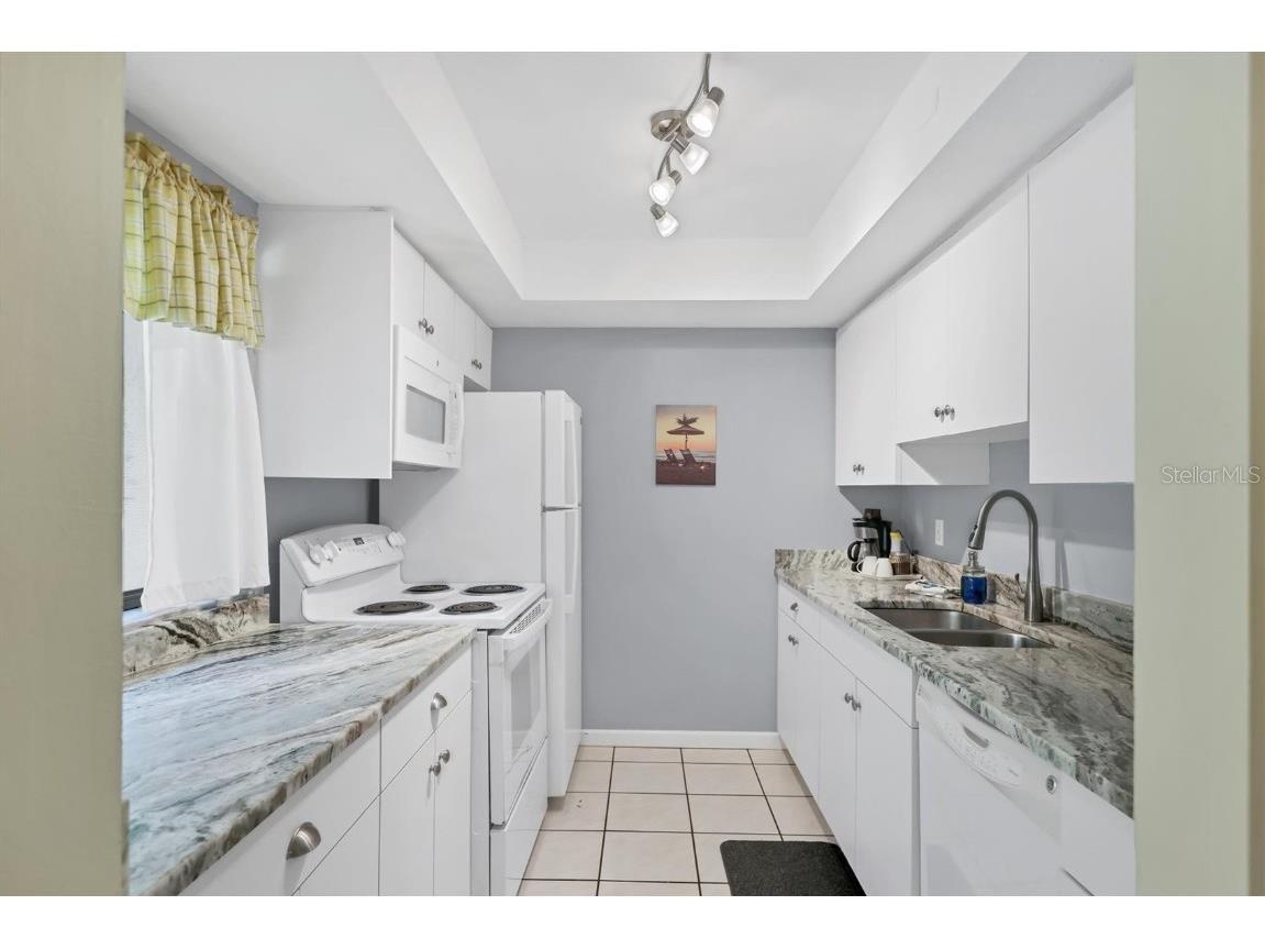 6703 Midnight Pass Road #208 Sarasota FL 34242 A4669017 image13