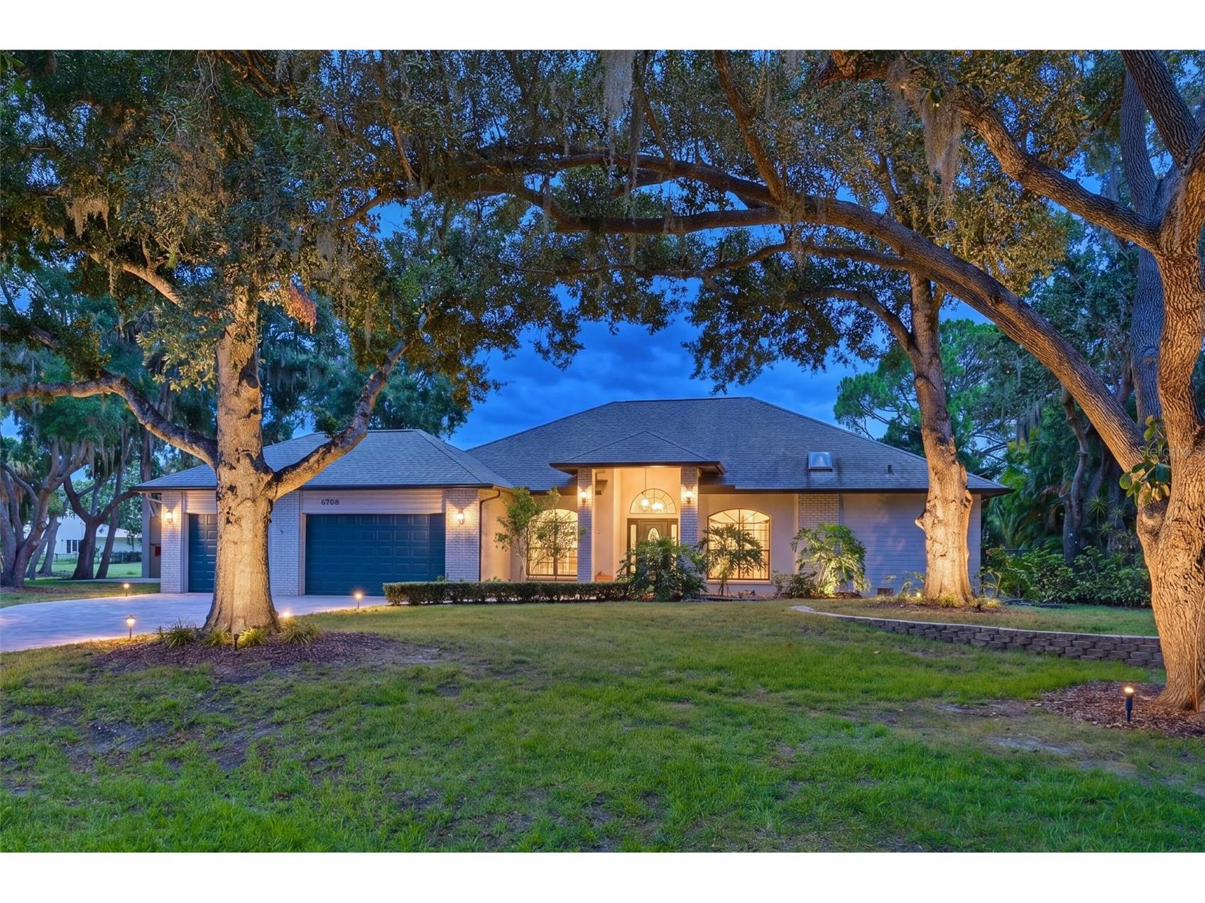 6708 90th Street E Bradenton FL 34202 - SPRING FED LAKE A4697502 image1