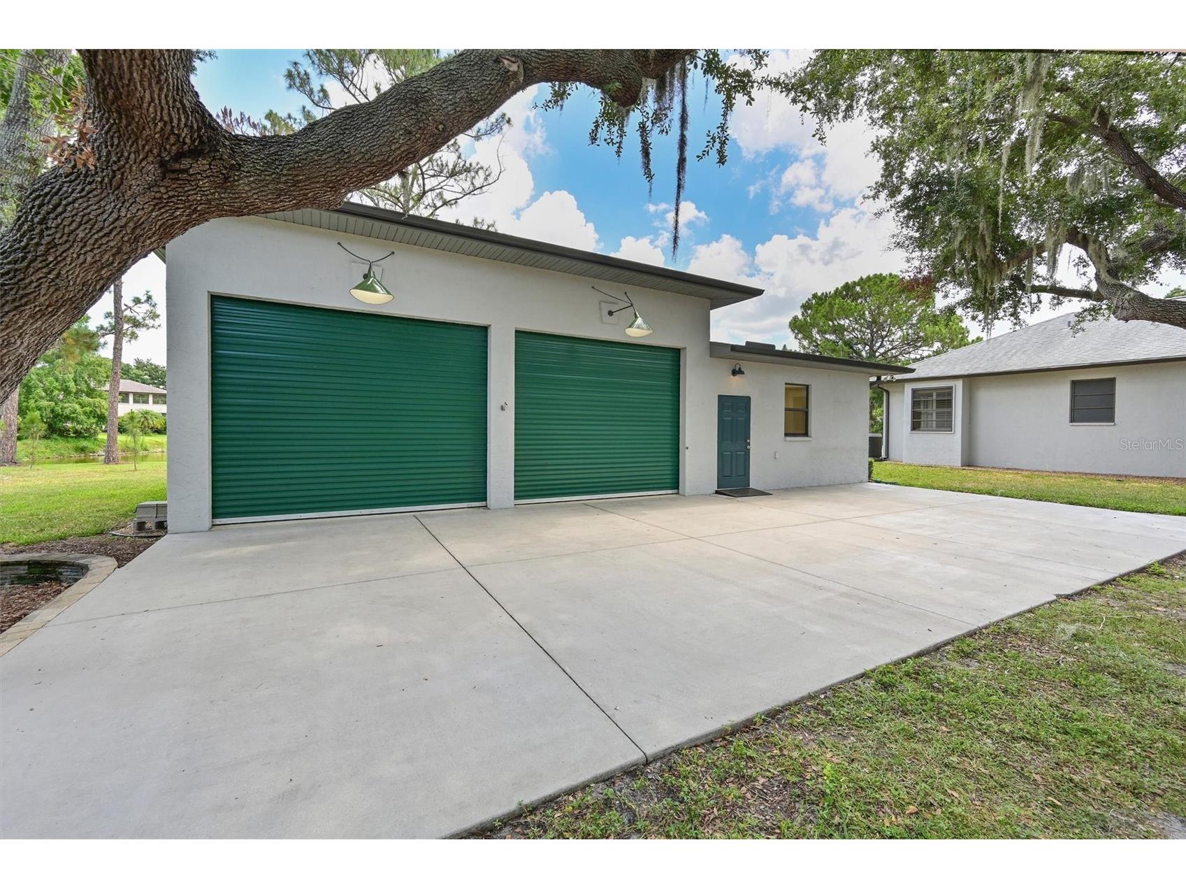 6708 90th Street E Bradenton FL 34202 - SPRING FED LAKE A4697502 image24
