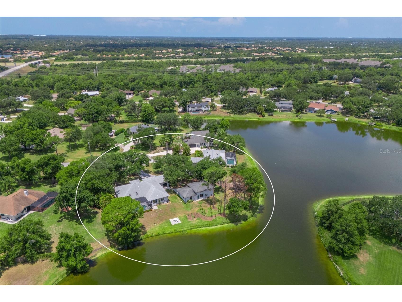 6708 90th Street E Bradenton FL 34202 - SPRING FED LAKE A4697502 image3