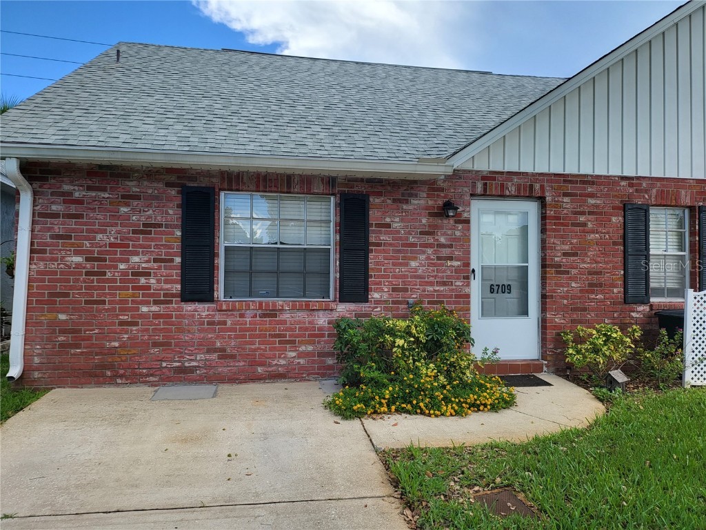 6709 Devonshire Ln New Port Richey FL 34653 W7856702 image1