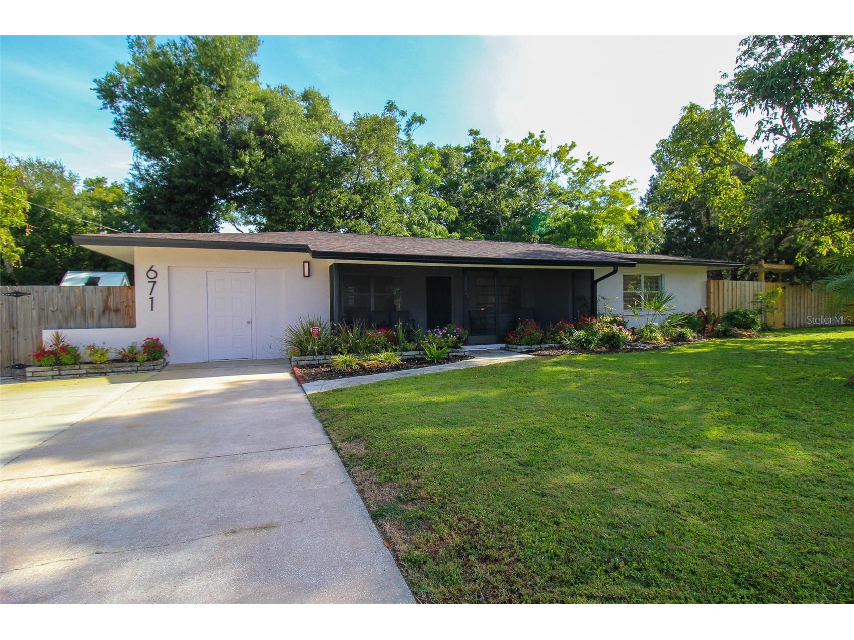671 47th Street Sarasota FL 34234 A4694990 image1
