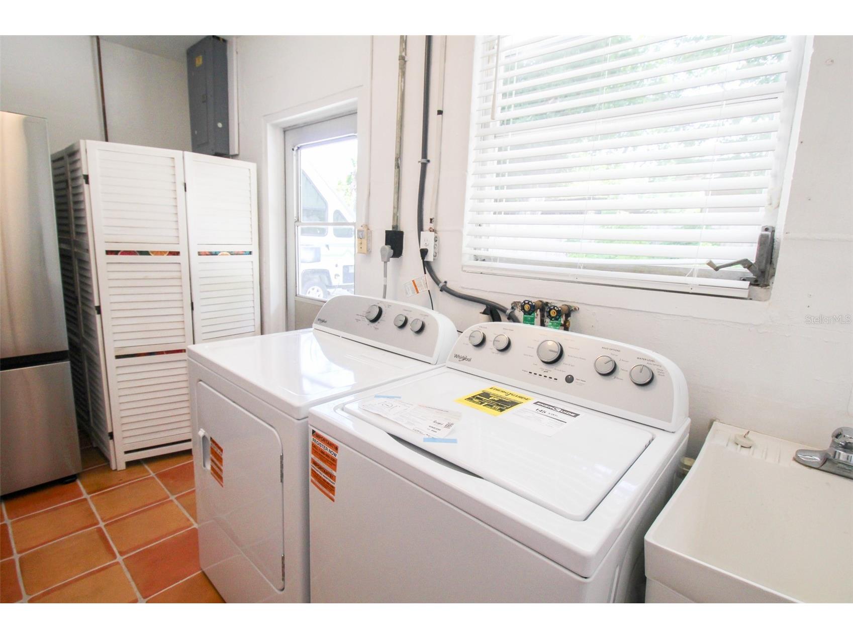 671 47th Street Sarasota FL 34234 A4694990 image15