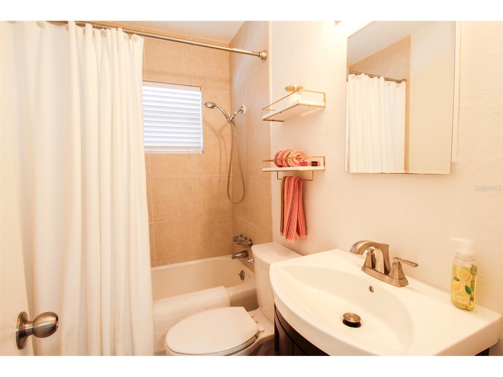 671 47th Street Sarasota FL 34234 A4694990 image18