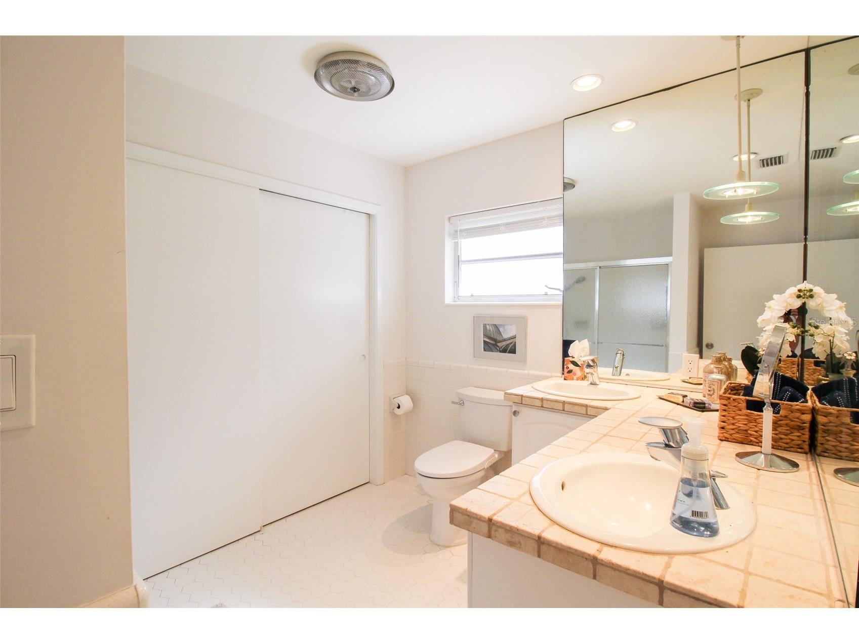671 47th Street Sarasota FL 34234 A4694990 image26