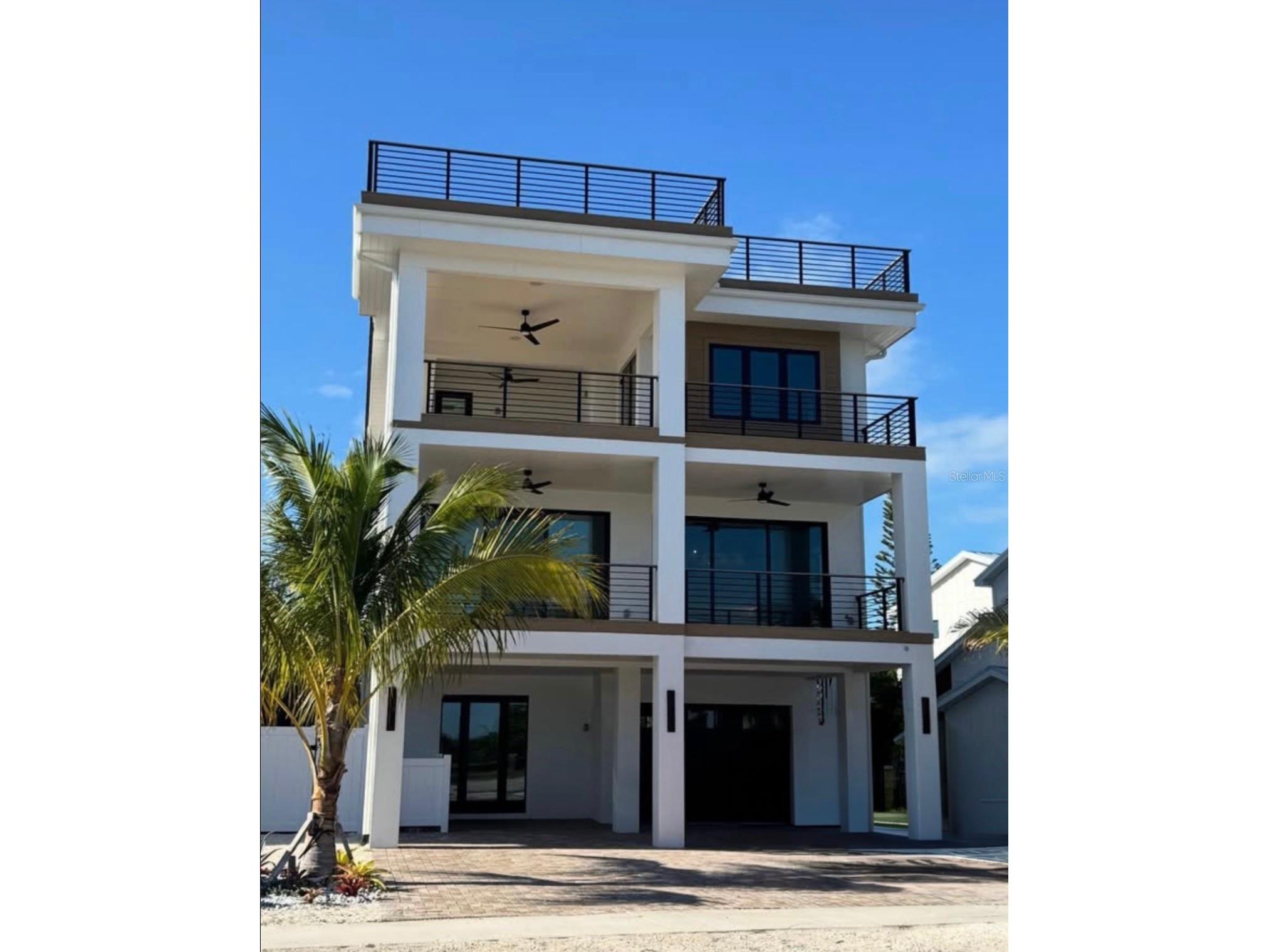 671 Avenida Del Norte Sarasota FL 34242 A4687911 image1