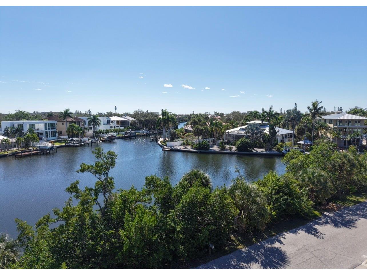 671 Avenida Del Norte Sarasota FL 34242 A4687911 image7