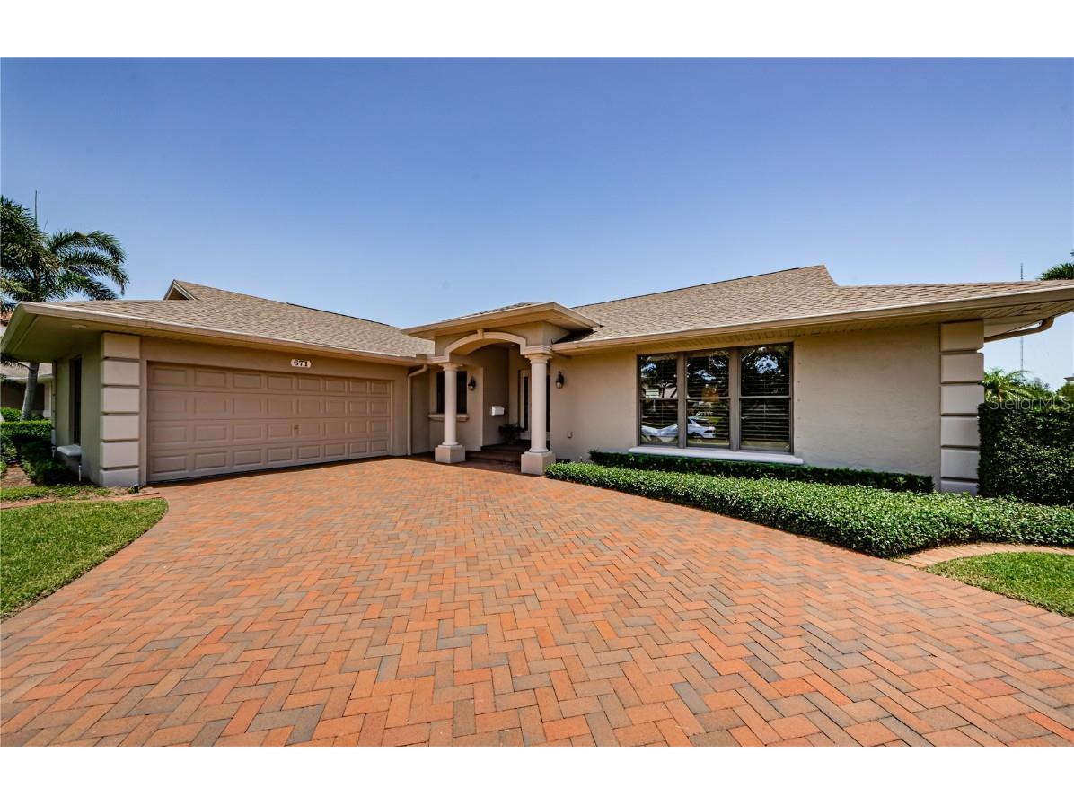 671 Tallahassee Drive NE Saint Petersburg FL 33702 TB8386221 image1