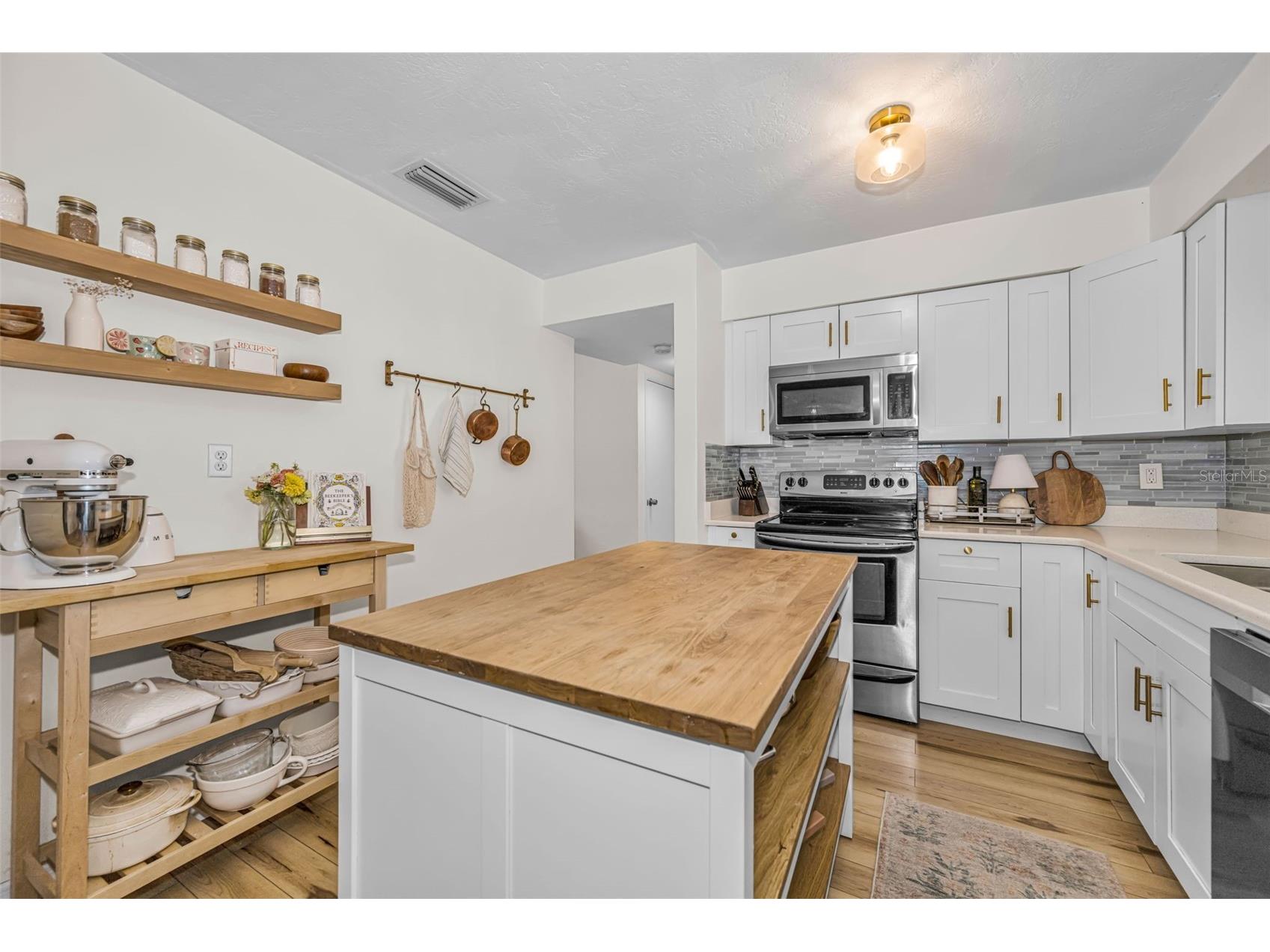 6710 32nd Avenue N Saint Petersburg FL 33710 TB8525511 image10