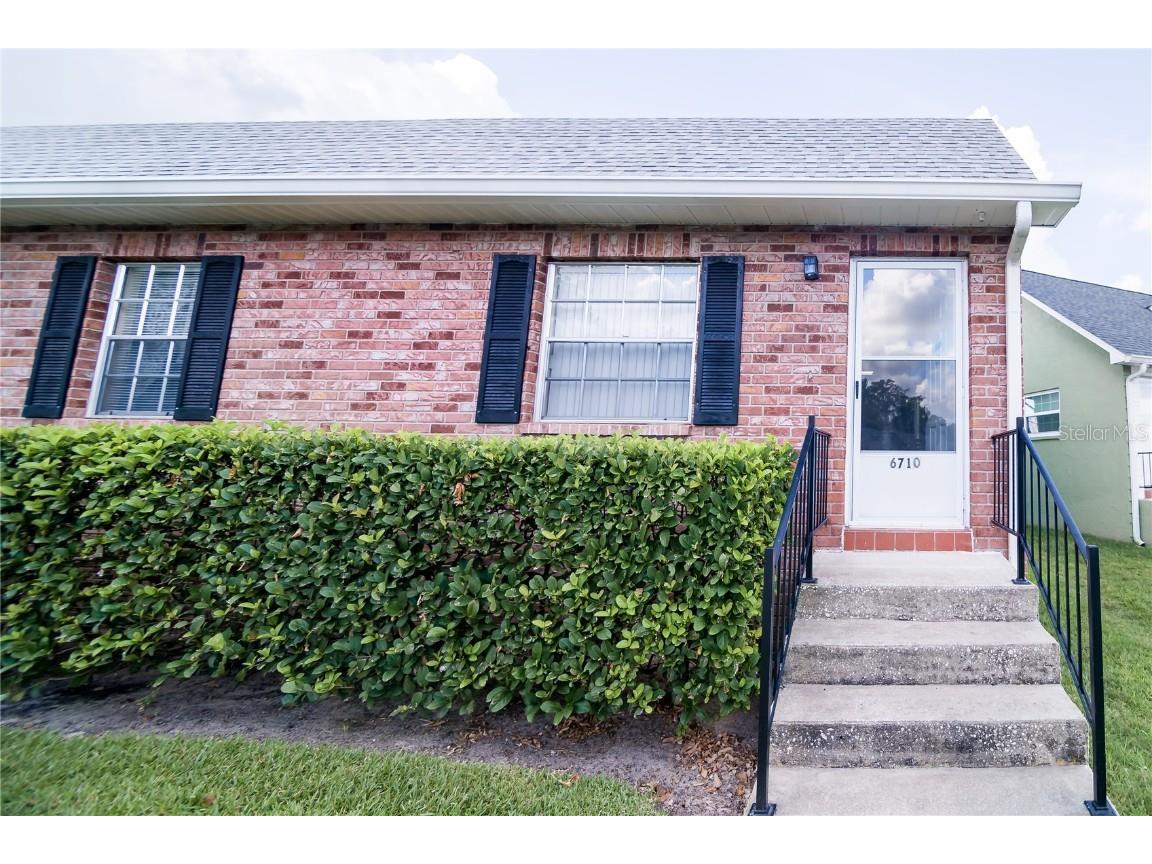 6710 Hickorywood Ln #1B New Port Richey FL 34653 W7874234 image1