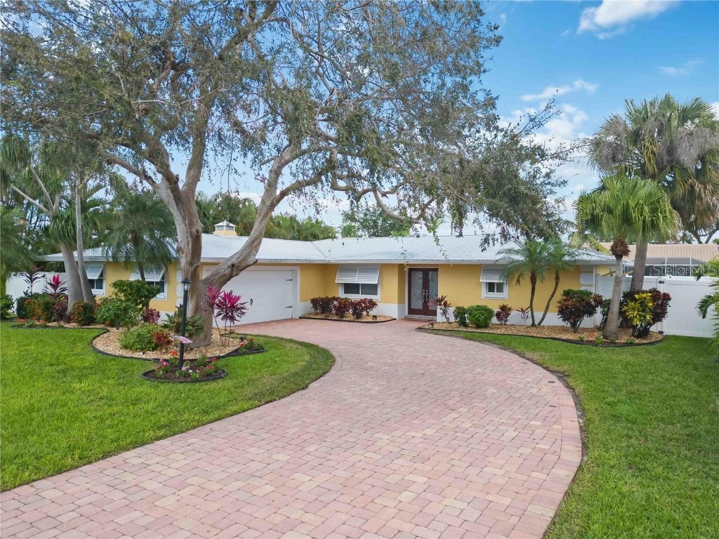6711 Avenue C Sarasota FL 34231 A4571036 image1