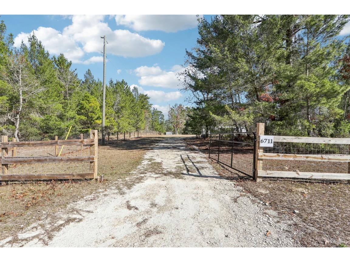 6711 Little Rain Lake Road Keystone Heights FL 32656 TB8337246 image1